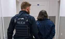 39-latka była poszukiwana listem gończym. Wpadła, bo dobijała się do drzwi