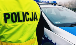 Kolizja mitsubishi i fiata na skrzyżowaniu w Bardzie
