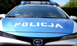 Jechał pijany, a dodatkowo nie umiał uprawnień. Jego dalszą jazdę udaremnił świadek zdarzenia