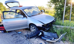 Zjechała z drogi i uderzyła w betonowy przepust. Śmigłowcem została przetransportowana do szpitala