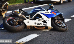 Zderzenie motocyklisty z samochodem osobowym na drodze krajowej nr 8 [foto] [aktualizacja]