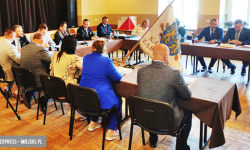 Radni ustalili wynagrodzenie nowego burmistrza. Znamy też przewodniczących komisji