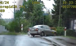 Szaleńcza ucieczka 26-latka przed policją. Teraz grozi mu do 5 lat pozbawienia wolności [video]