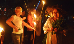 Dni Barda: Parada piernikowo-świętojańska, koncert Juli, a na nim oświadczyny i noc świętojańska
