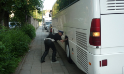 Policja kontroluje wycieczkowe autokary
