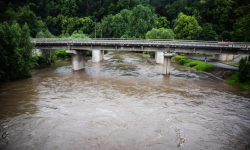 Rośnie poziom wód w rzekach. Prognozowane modele hydrologiczne na Nysie Kłodzkiej w Bardzie