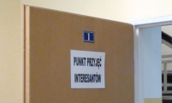 Punkt przyjęć interesantów na komendzie policji otwarty