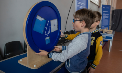 Naukobus z Centrum Nauki Kopernik w Henrykowie