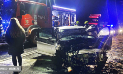 Czołowe zderzenie opla i forda między Złotym Stokiem a Kłodzkiem [foto] aktualizacja]