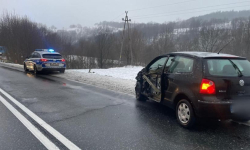 Ślisko na drogach! Policjanci interweniowali już przy dwóch kolizjach