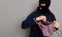 Zabrała mężczyznę na stopa. Ten „odwdzięczył się”...kradzieżą pieniędzy