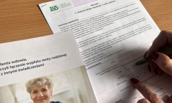 Pracownicy ZUS pomagają wypełnić wniosek o rentę