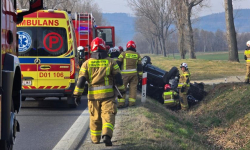 Dachowanie na krajowej ósemce. Kierowca był pijany [foto] [aktualizacja]