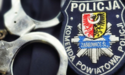 Ząbkowiccy policjanci zatrzymali trzech kolejnych poszukiwanych. Dwóch trafiło za kratki