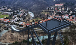 Skocznia narciarska w Bardzie, kapcie w urzędzie i burmistrz Orzeszek kandydatem na prezydenta...
