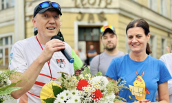 Zakład przegrany, słowo dotrzymane – burmistrz Ziębic pobiegł do Złotego Stoku