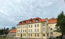 Metamorfoza budynku ZSZ w Ząbkowicach Śląskich już niemal na ukończeniu [foto]