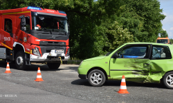 Zderzenie fiata i volkswagena na skrzyżowaniu ul. Cukrowniczej z ul. Ziębicką [foto] [aktualizacja]