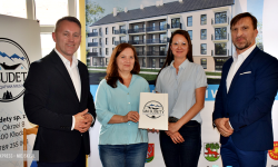 Podpisanie umowy na budowę budynku wielorodzinnego z mieszkaniami na wynajem w Złotym Stoku