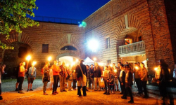 Nocne zwiedzanie Twierdzy Srebrna Góra. Sprawdź sierpniowe terminy