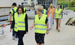 Trwa odbudowa szkoły i przedszkola. Dzieci wrócą do placówki 1 października