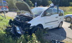 Kierująca zasłabła i uderzyła w przydrożne betonowe przęsło [foto]