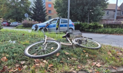 Potrącenie rowerzystki na skrzyżowaniu [foto]