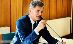 Wniosek PiS przepadł, starosta Roman Fester zostaje na stanowisku. Będzie miał też nową zastępczynię