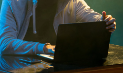 Oszustwo na bilety. Wybieracie się na koncert? Uważajcie. Mieszkaniec powiatu stracił pieniądze