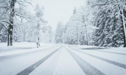 Intensywne opady śniegu – alert drugiego stopnia. IMGW ostrzega: nawet do 40 cm