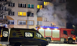 Pożar mieszkania w budynku wielorodzinnym na ul. Jasnej [foto] [aktualizacja]