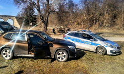 Prawie dwa promile i dwoje dzieci w aucie. Nietrzeźwa 36-latka zatrzymana po reakcji świadka [video]