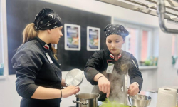 Młodzi kucharze w akcji. I Regionalny Konkurs Kulinarny Masfrost Chef 