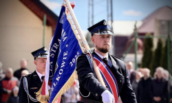 Wyraz jedności, tradycji i strażackiej służby. Uroczystość nadania sztandaru OSP Krzelków