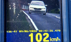 Pędzili ponad 100 km/h w terenie zabudowanym. Stracili prawa jazdy