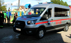 Strażacy-ochotnicy ze Starczowa mają nowego busa [video]