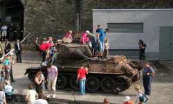 Czołg zajechał do Kłodzka [foto, wideo]