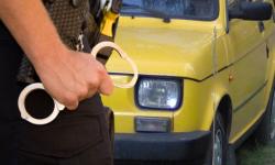 Zatrzymany podczas próby kradzieży malucha 