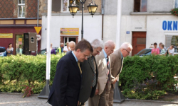 Uczczenie pamięci wybuchu II wojny światowej pod Pomnikiem Poległym za Ojczyznę