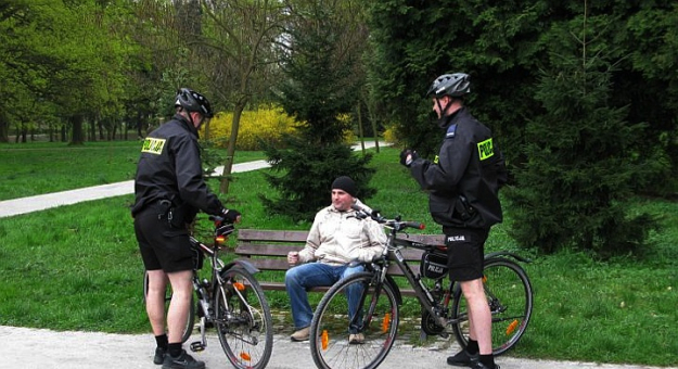 Funkcjonariusze będą kontrolować parki i tereny rekreacyjne 