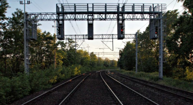 Pierwsza inwestycja polega na zakupie 20 składów, które będą kursowały jako pociągi TLK 