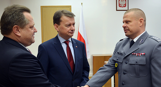 Wręczenie nominacji nowemu komendantowi
