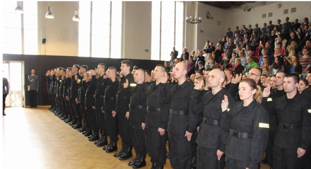 Ślubowanie nowych policjantów
