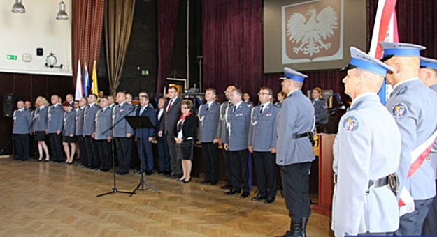 Ślubowanie nowo przyjętych policjantów