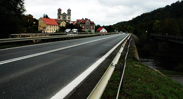 Droga krajowa nr 8 na wysokości Barda