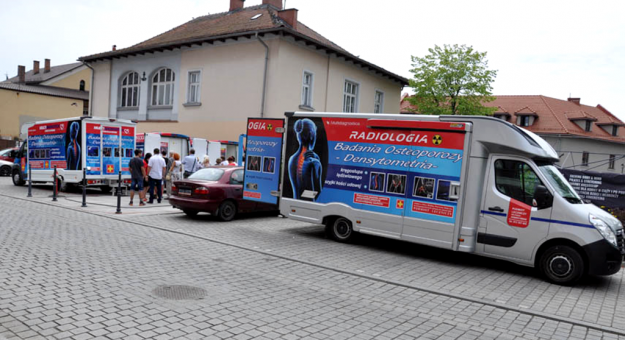 Zapraszamy na badanie w Osteobusie już 22 kwietnia przy ul. Mickiewicza 20 w Strzelinie. 
Nie jest wymagane skierowanie od lekarza! 
Zapisy prowadzone są pod numerem tel. 512 351 600
