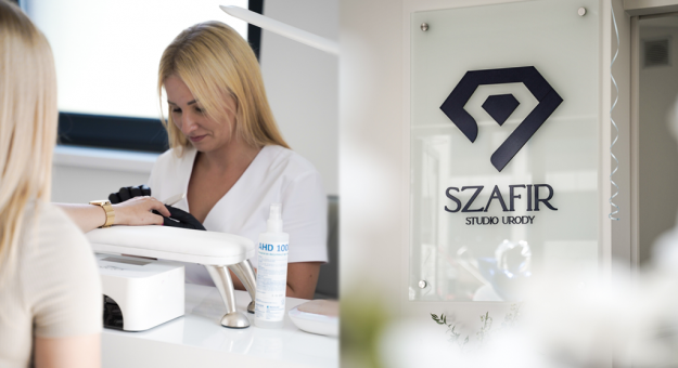 Szafir Studio Urody mieści się przy ul. Jasnej 16B/3 w Ząbkowicach Śląskich. Tel. 507 680 730